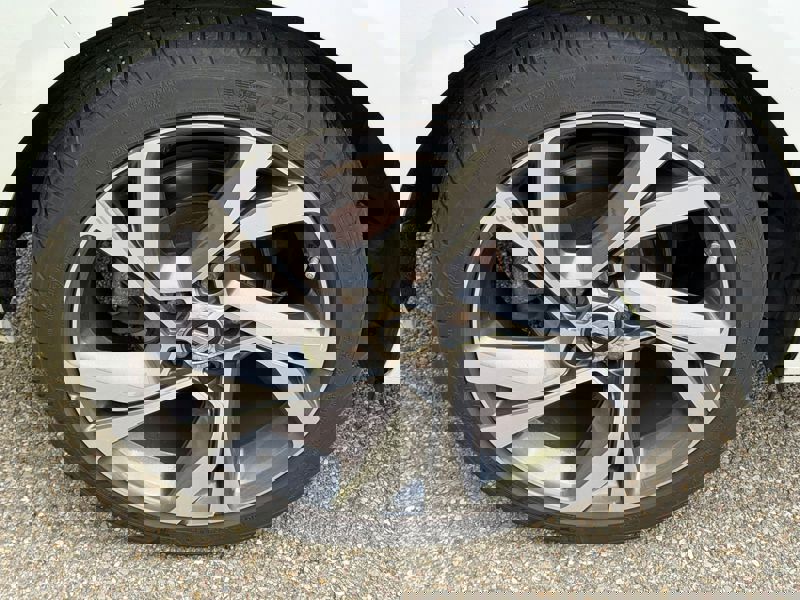 Image Renault MEGANE IV BERLINE 5 PTES. 1.6 TCe 205 GT Full leds GPS Caméra Bose Bluetooth Régul adapt Clim auto Gtie 1 an 